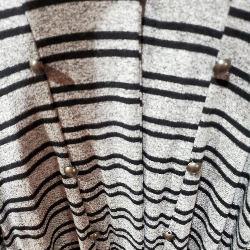 Sweater! - Picture 3 of 4